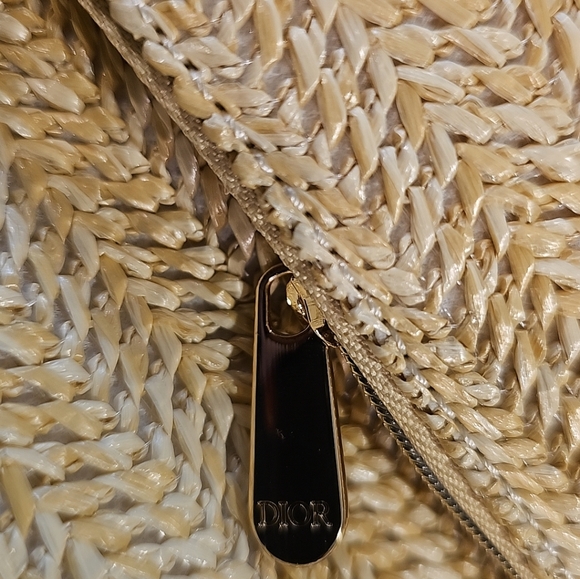 New Christian Dior Beauty Trousse Pouch clutch with box & strap. - Picture 4 of 13